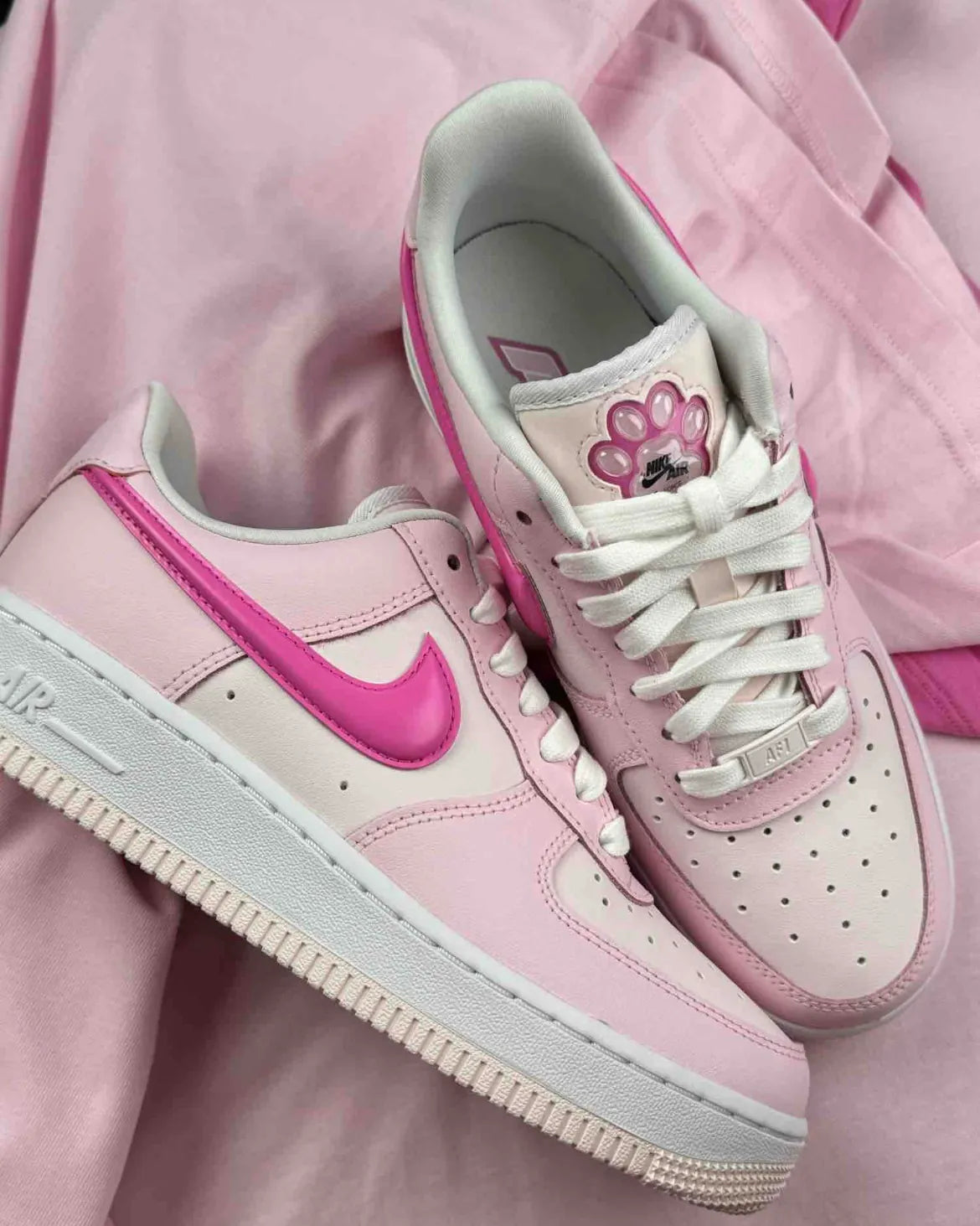 NIKE AIR FORCE 1 | BARBIE PINK