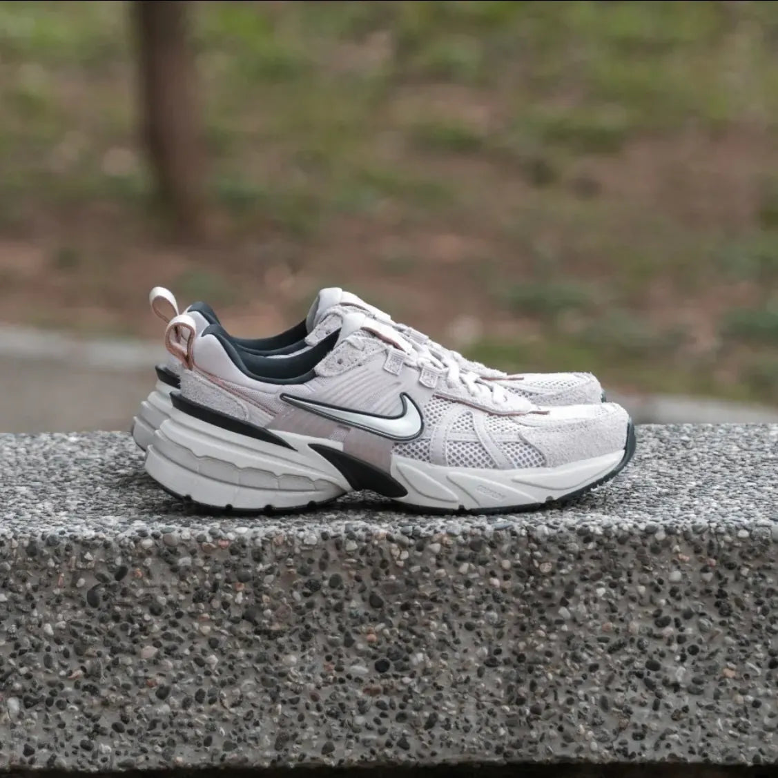 NIKE V2K RUN | PURPLE PINK