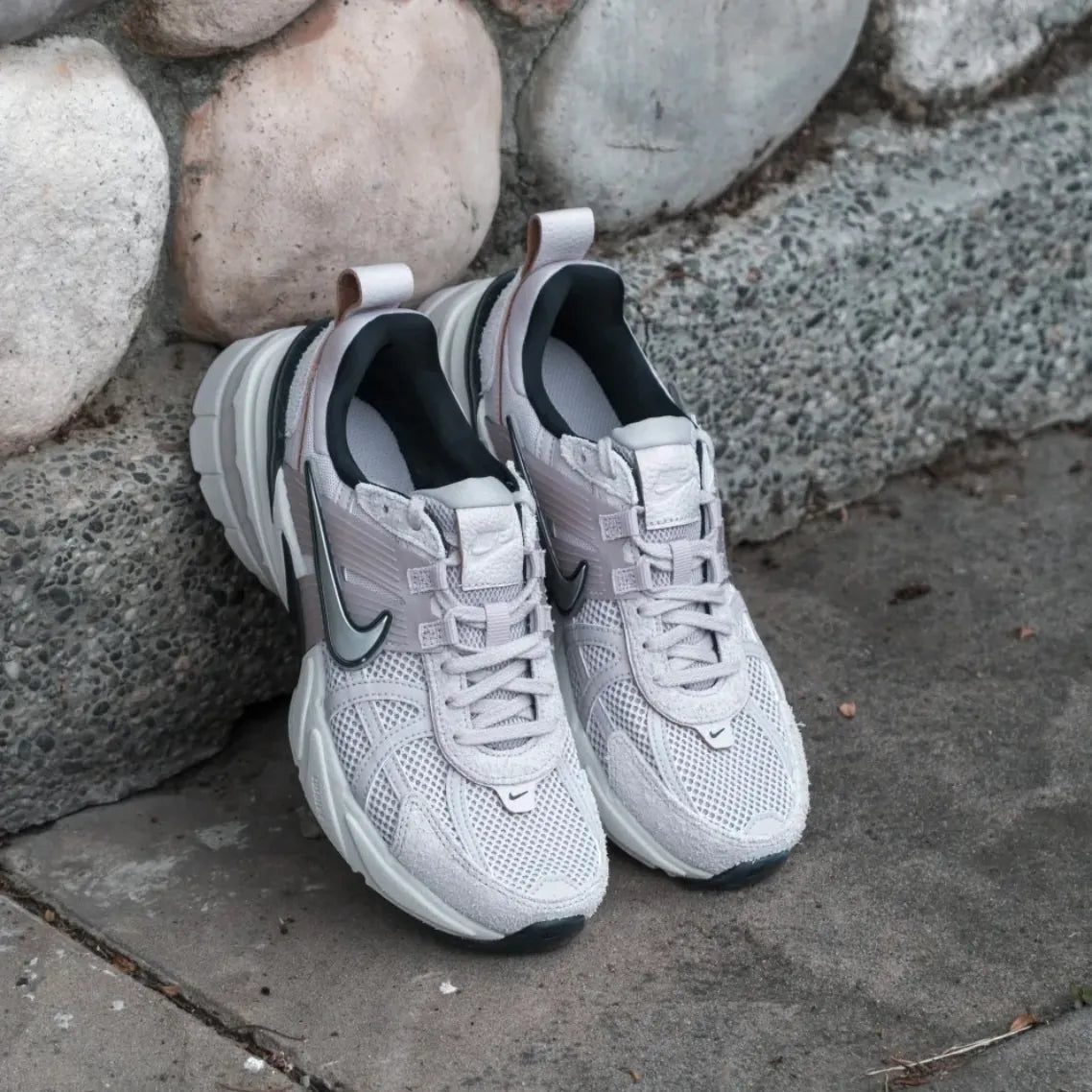 NIKE V2K RUN | PURPLE PINK