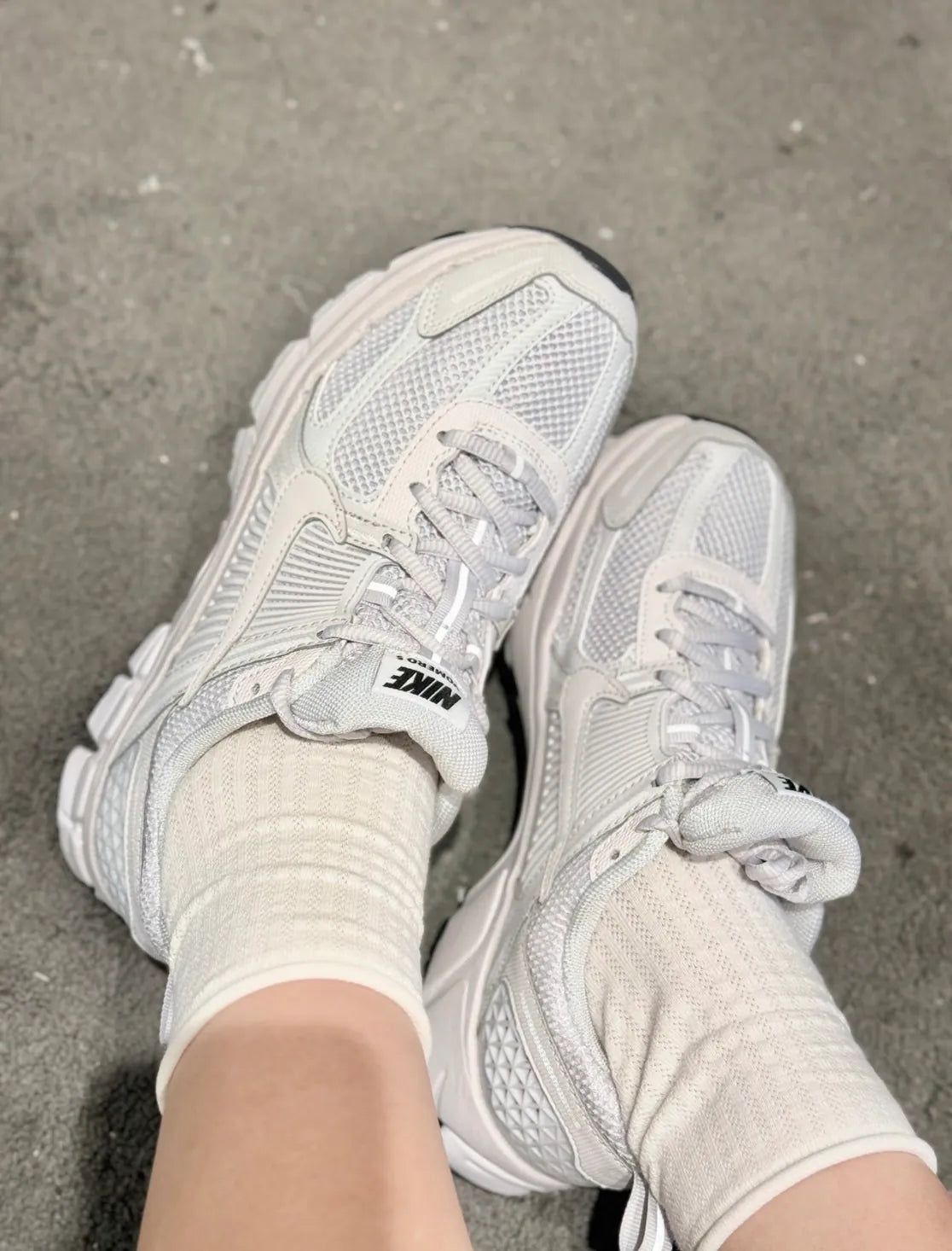 NIKE ZOOM VOMERO 5 GS | WHITE ANGEL