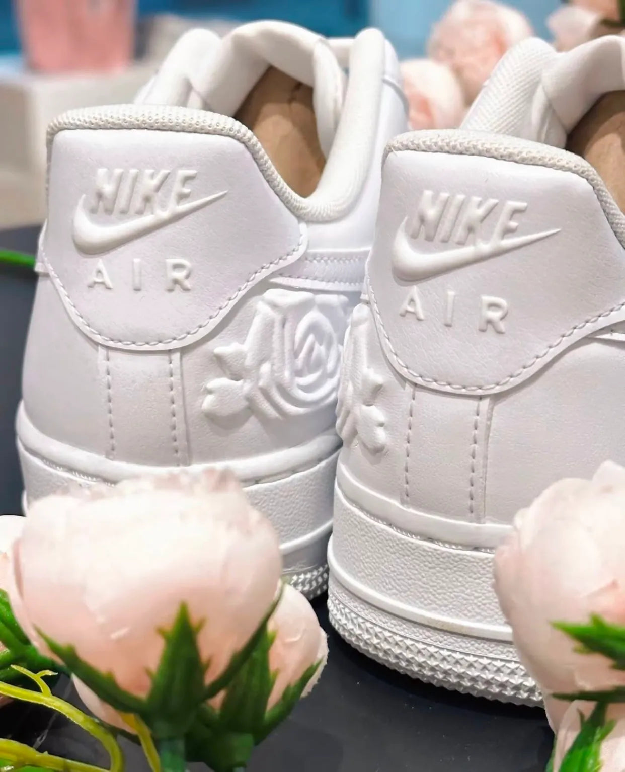 NIKE AIR FORCE 1 | EMBOSSED WHITE ROSE