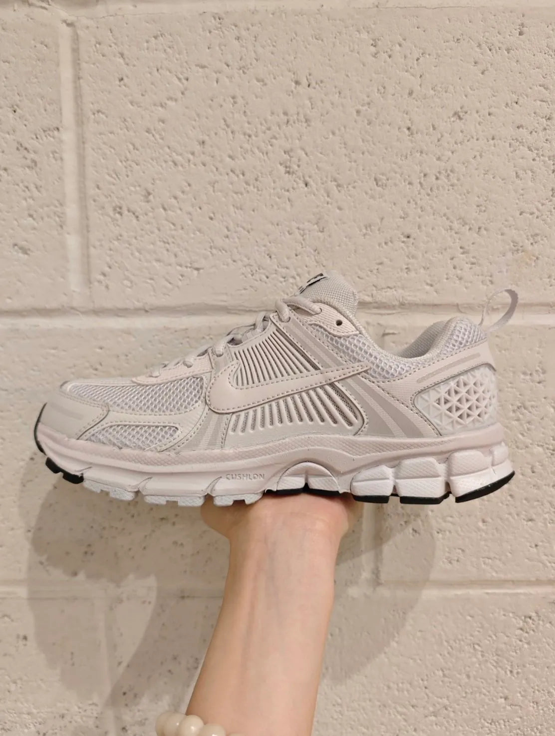 NIKE ZOOM VOMERO 5 GS | WHITE ANGEL