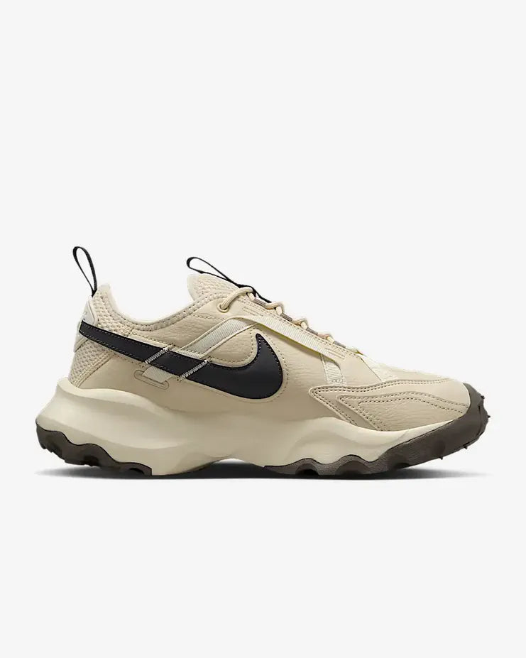 NIKE TC 7900 | SAND BLACK