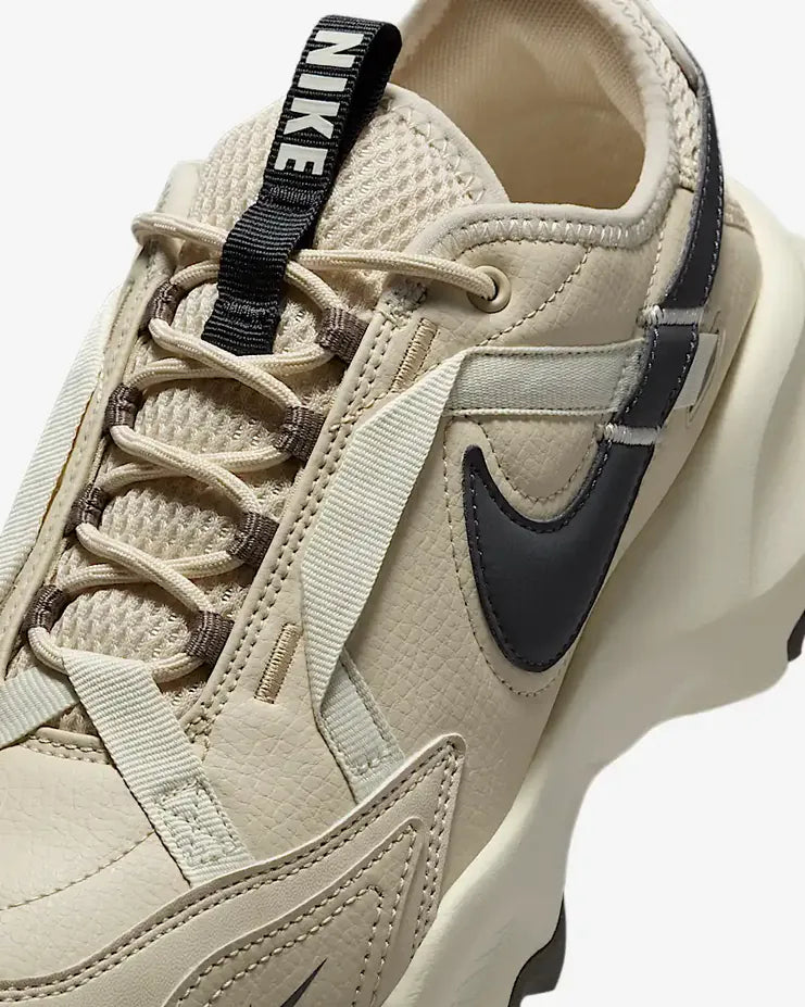 NIKE TC 7900 | SAND BLACK