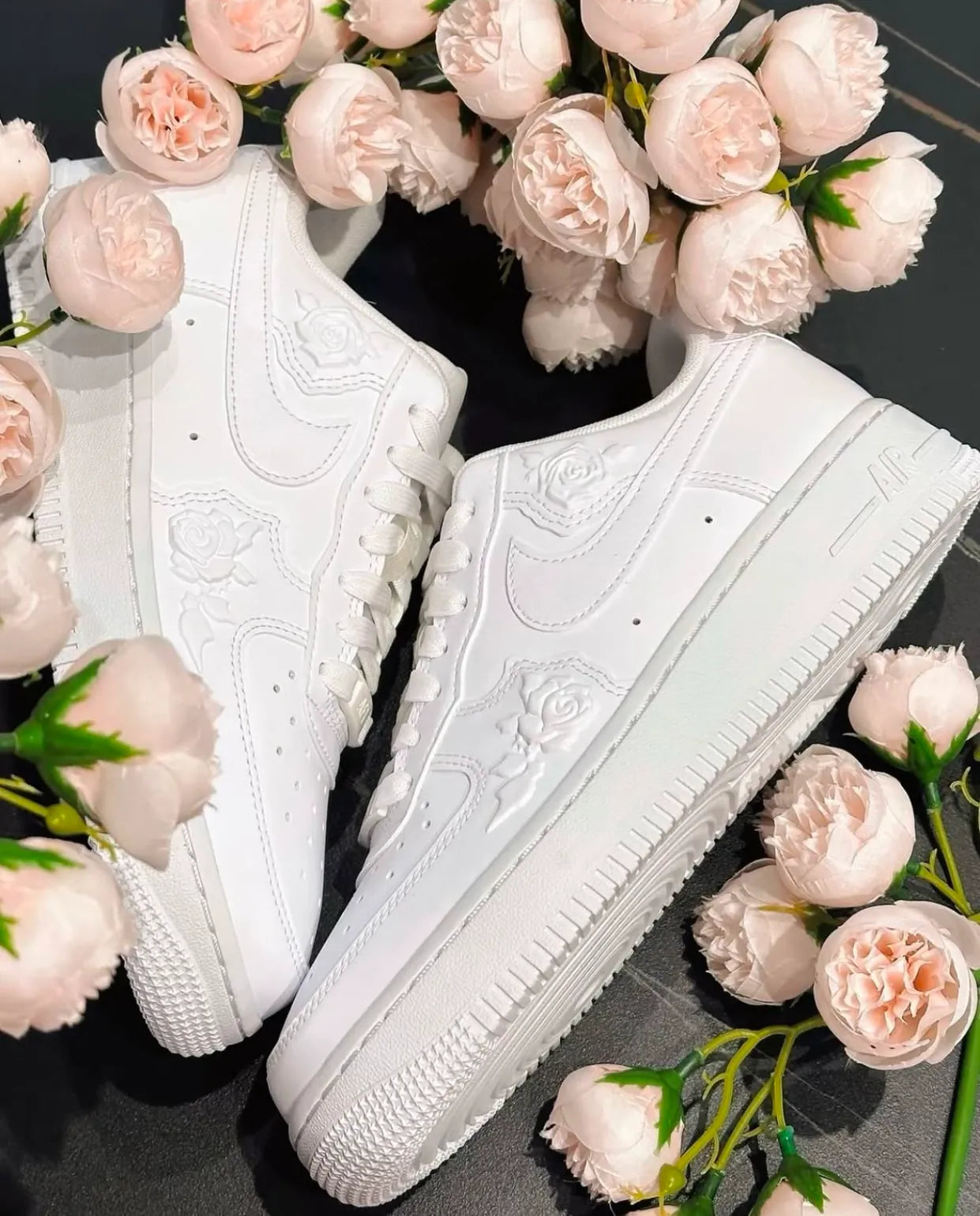 NIKE AIR FORCE 1 | EMBOSSED WHITE ROSE