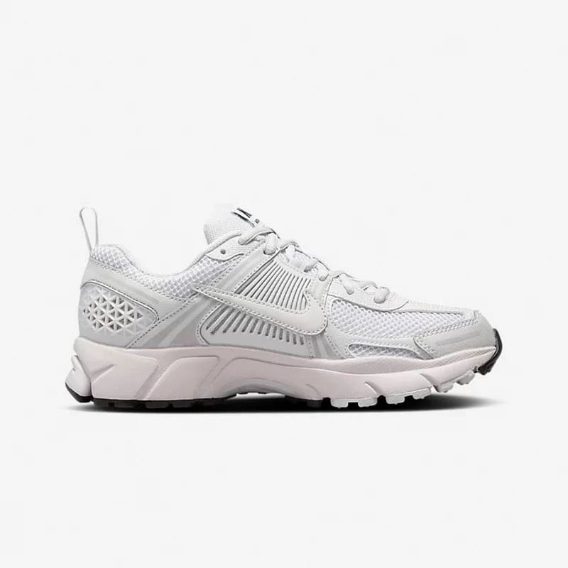 NIKE ZOOM VOMERO 5 GS | WHITE ANGEL