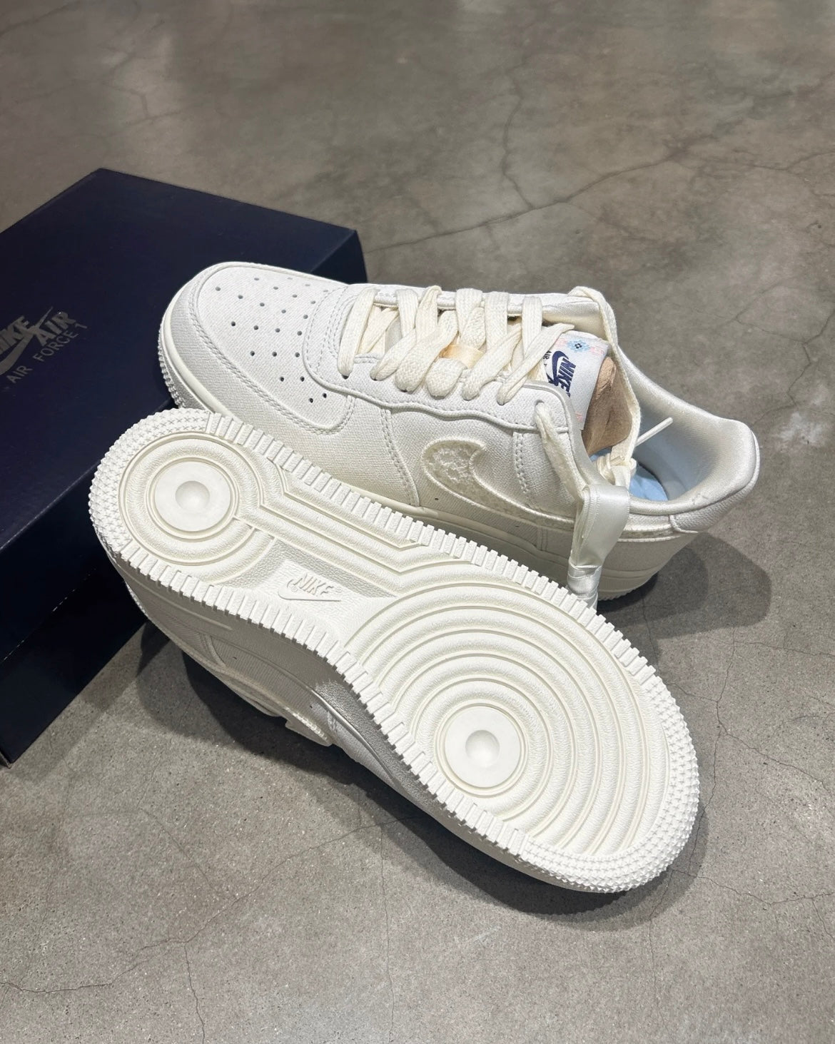 NIKE AIR FORCE 1 | CREAMY BEIGE
