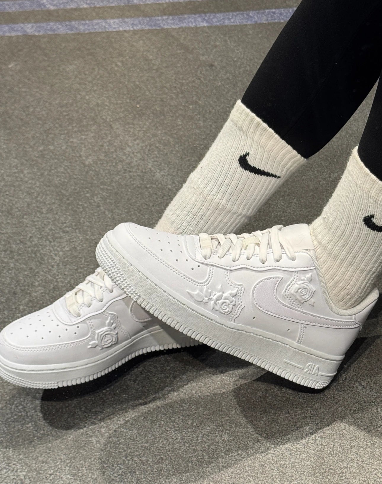 NIKE AIR FORCE 1 | EMBOSSED WHITE ROSE