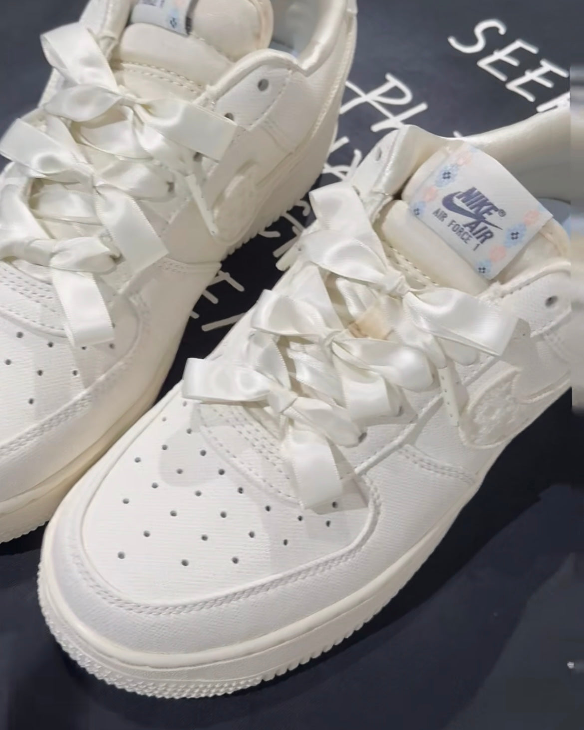 NIKE AIR FORCE 1 | CREAMY BEIGE