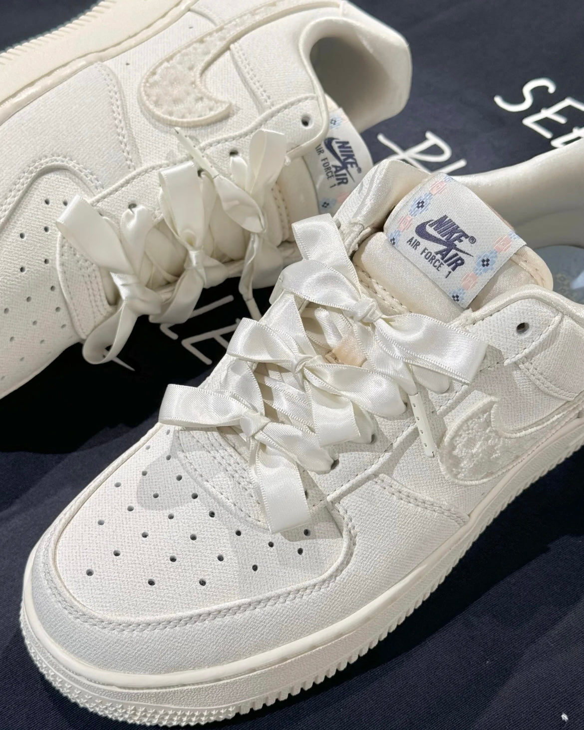NIKE AIR FORCE 1 | CREAMY BEIGE