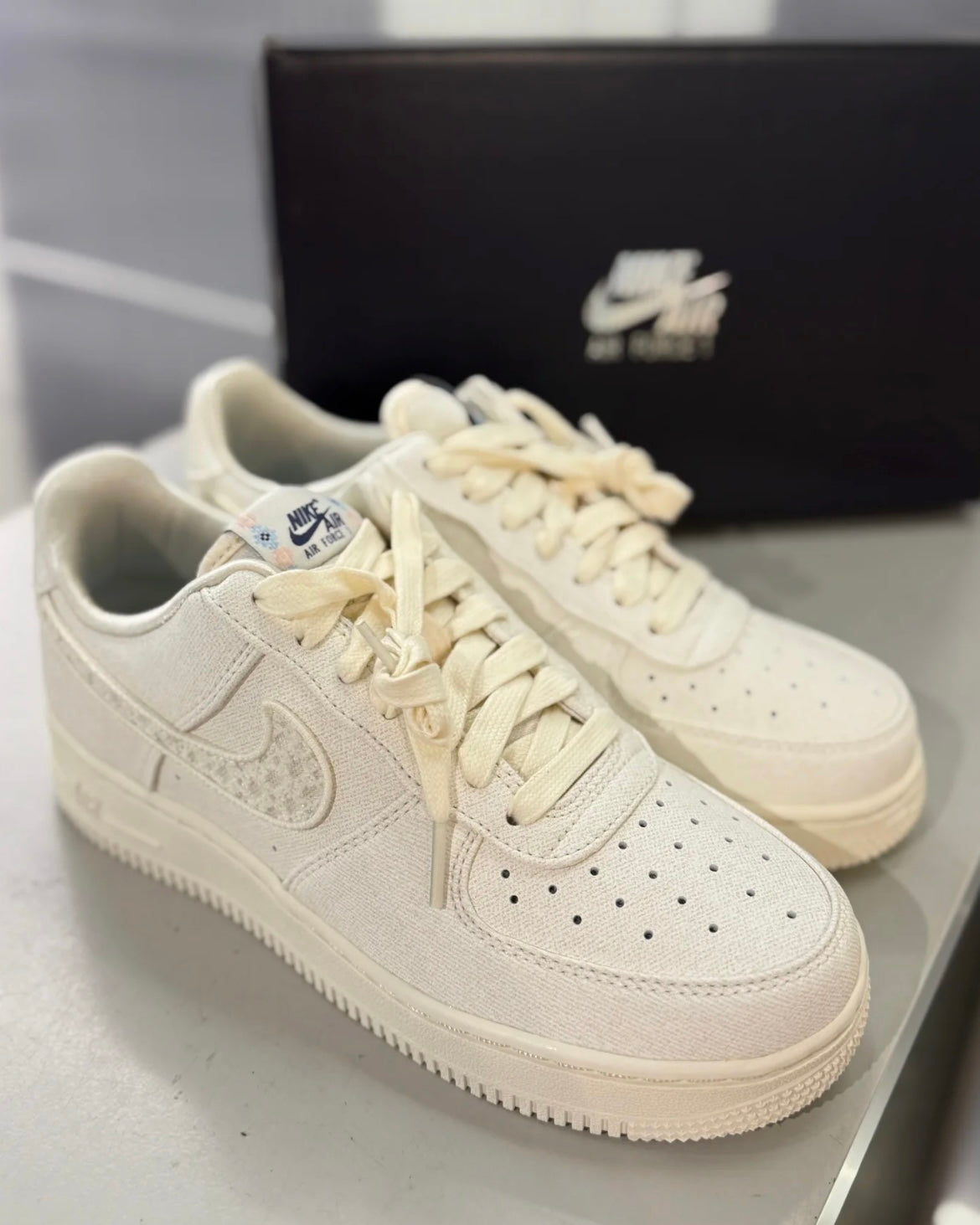 NIKE AIR FORCE 1 | CREAMY BEIGE