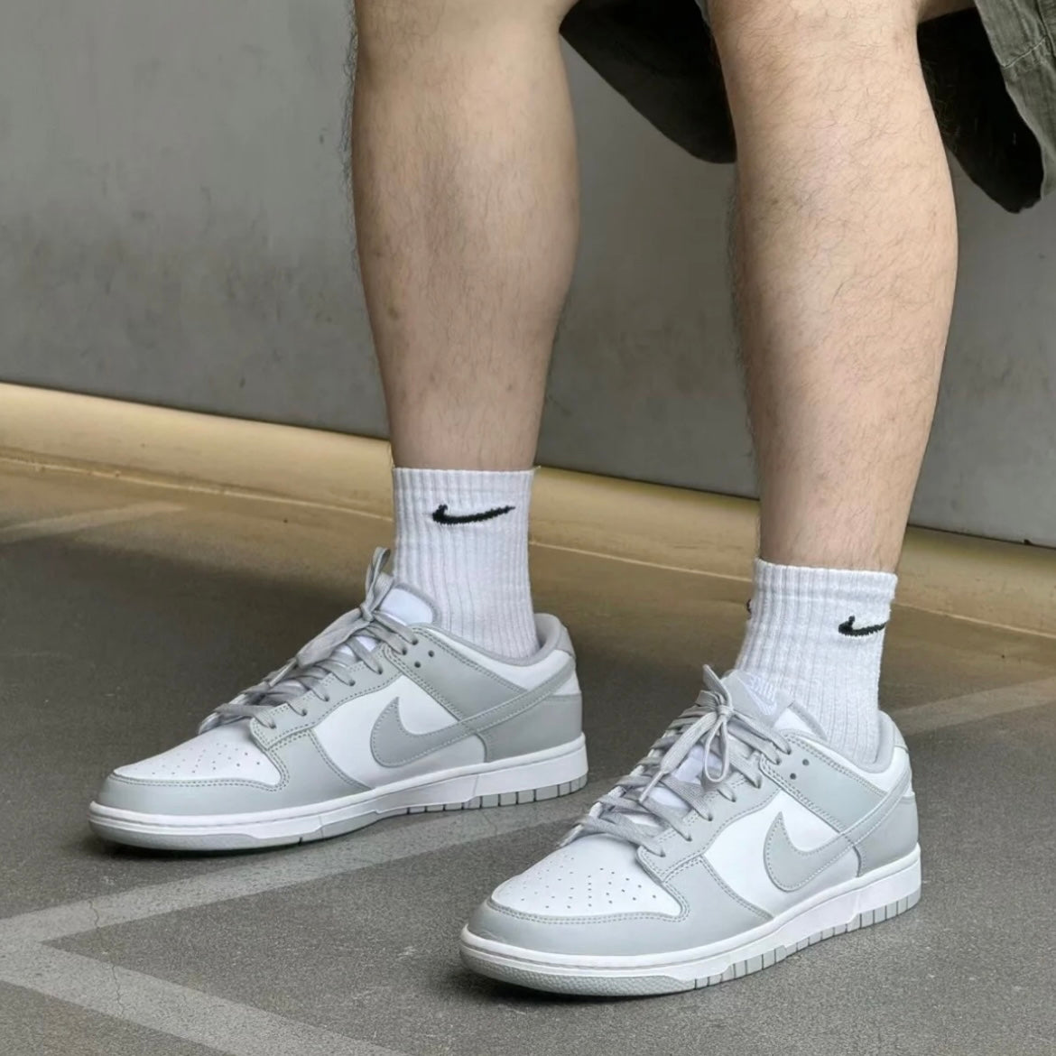 NIKE DUNK LOW | TWO TONE GREY