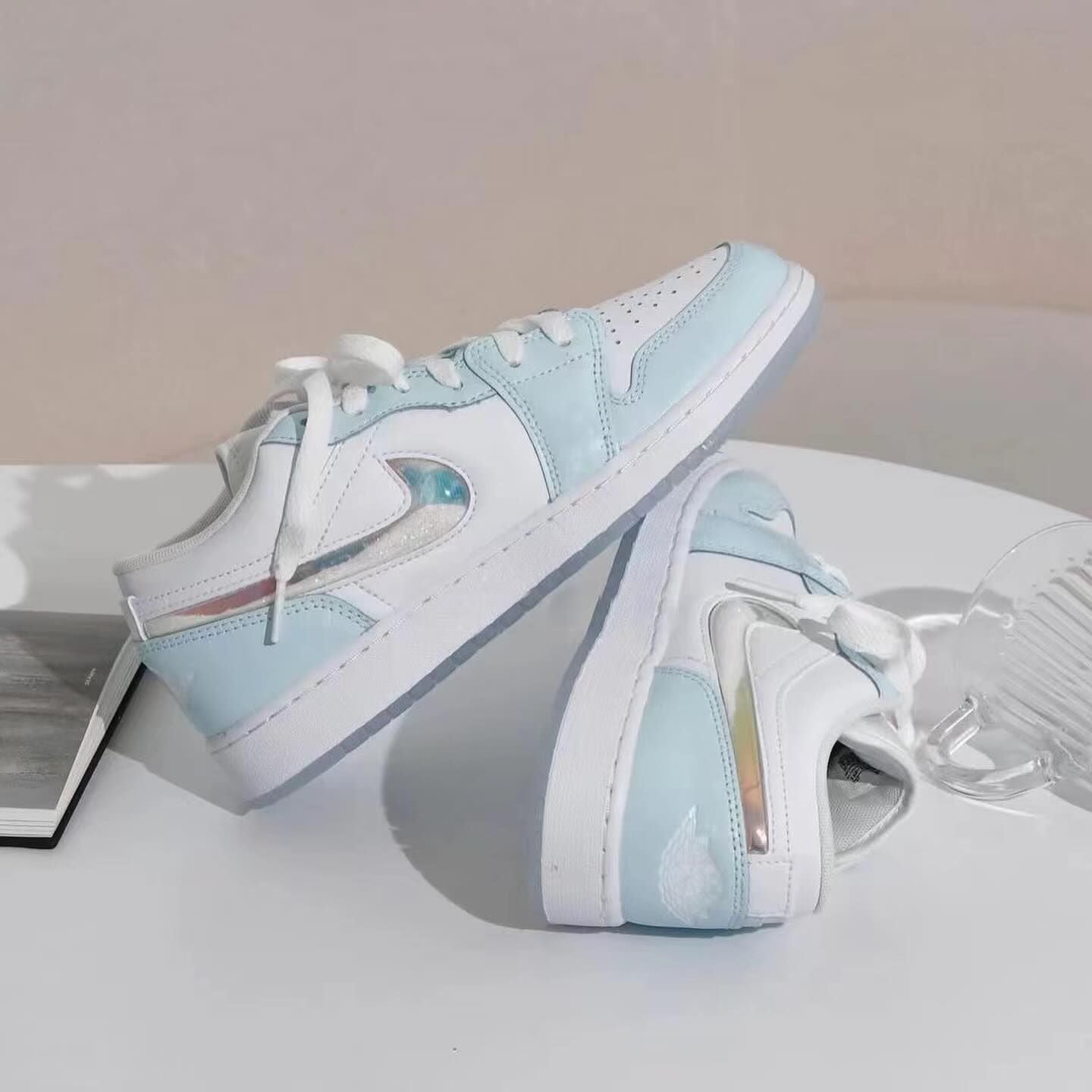 NIKE AIR JORDAN 1 LOW GS | PALE BLUE ( 閃粉流砂 )