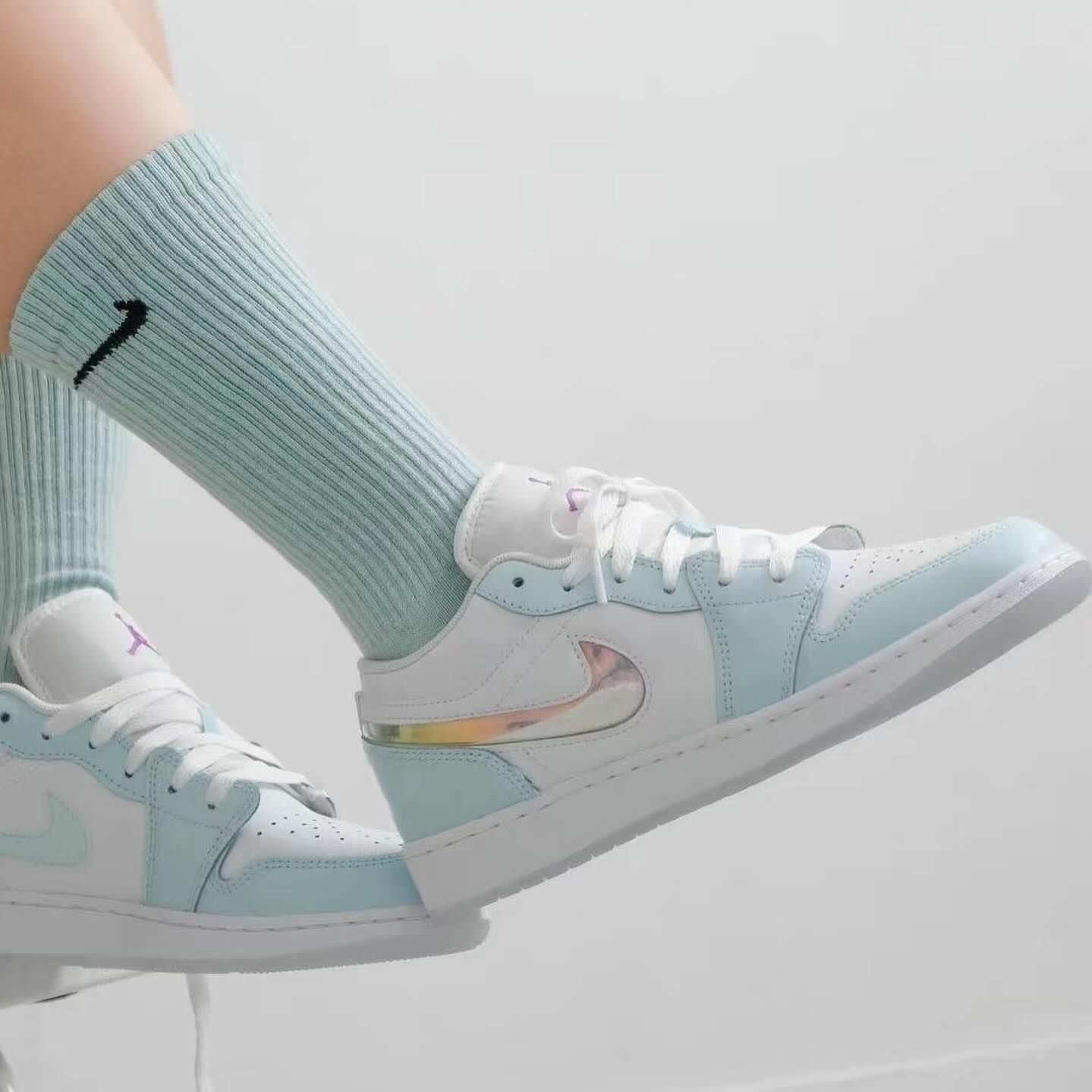 NIKE AIR JORDAN 1 LOW GS | PALE BLUE ( 閃粉流砂 )