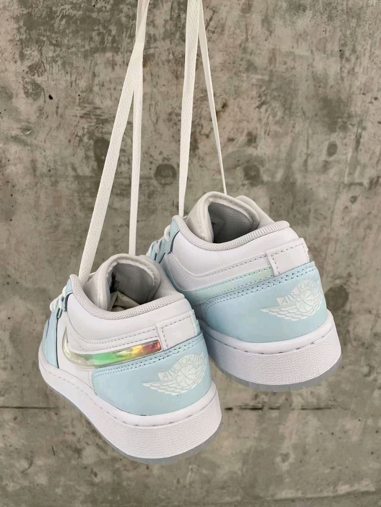NIKE AIR JORDAN 1 LOW GS | PALE BLUE ( 閃粉流砂 )