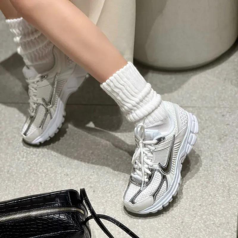 NIKE ZOOM VOMERO 5 | WHITE SILVER