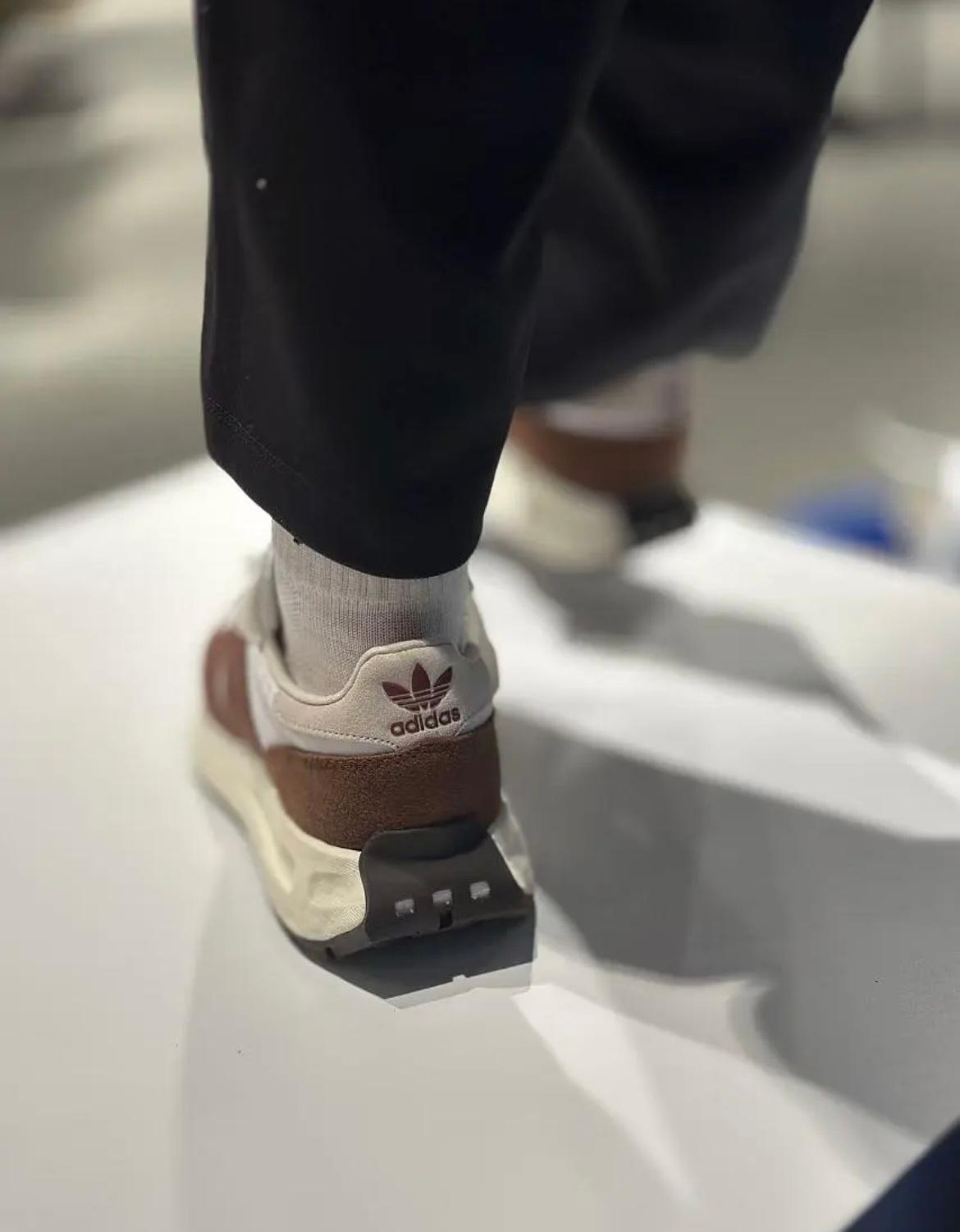 ADIDAS RETROPY E5 | CHOCOLATE ( 復古款式 )