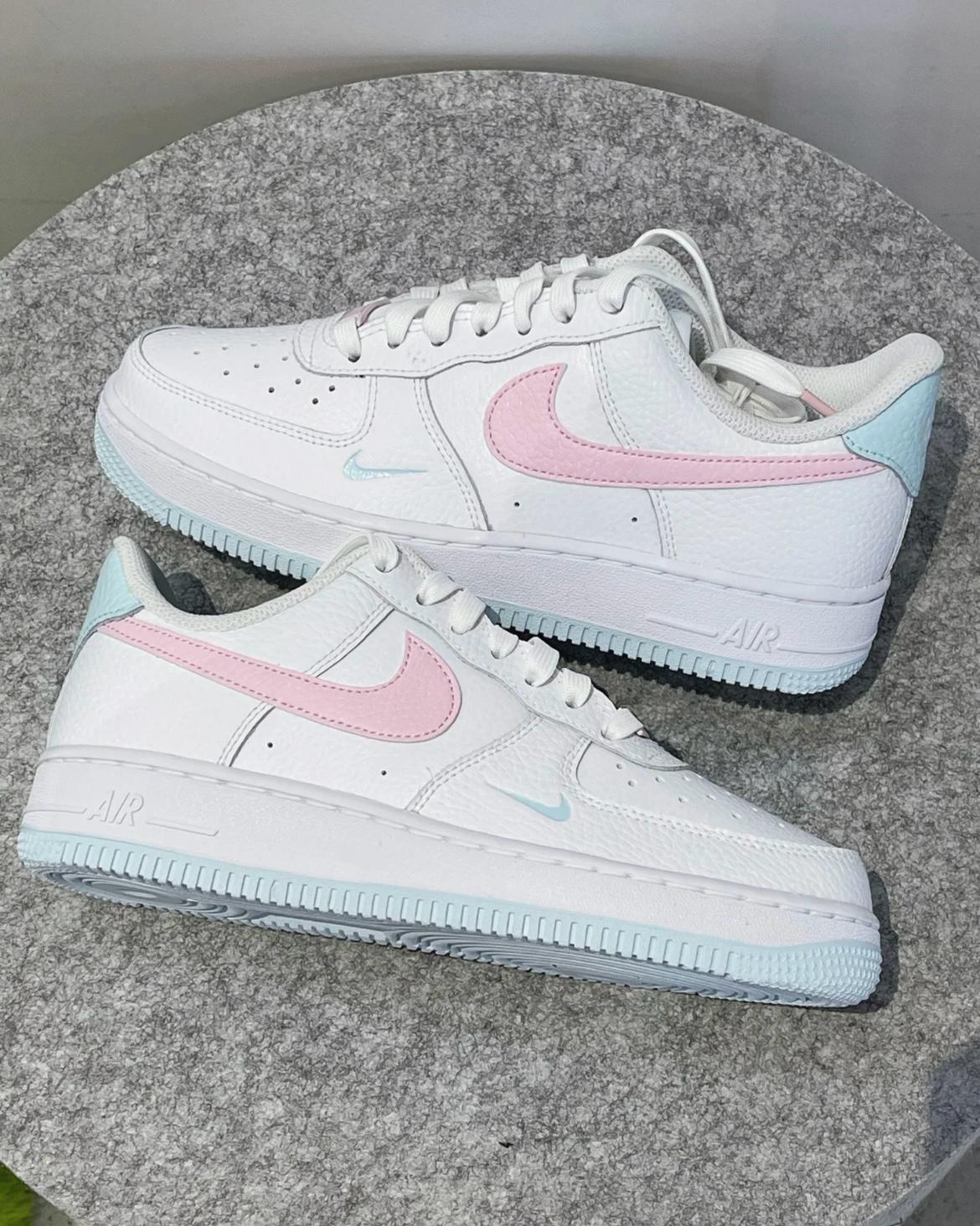 NIKE AIR FORCE 1 MINI SWOOSH | WHITE PINK BLUE