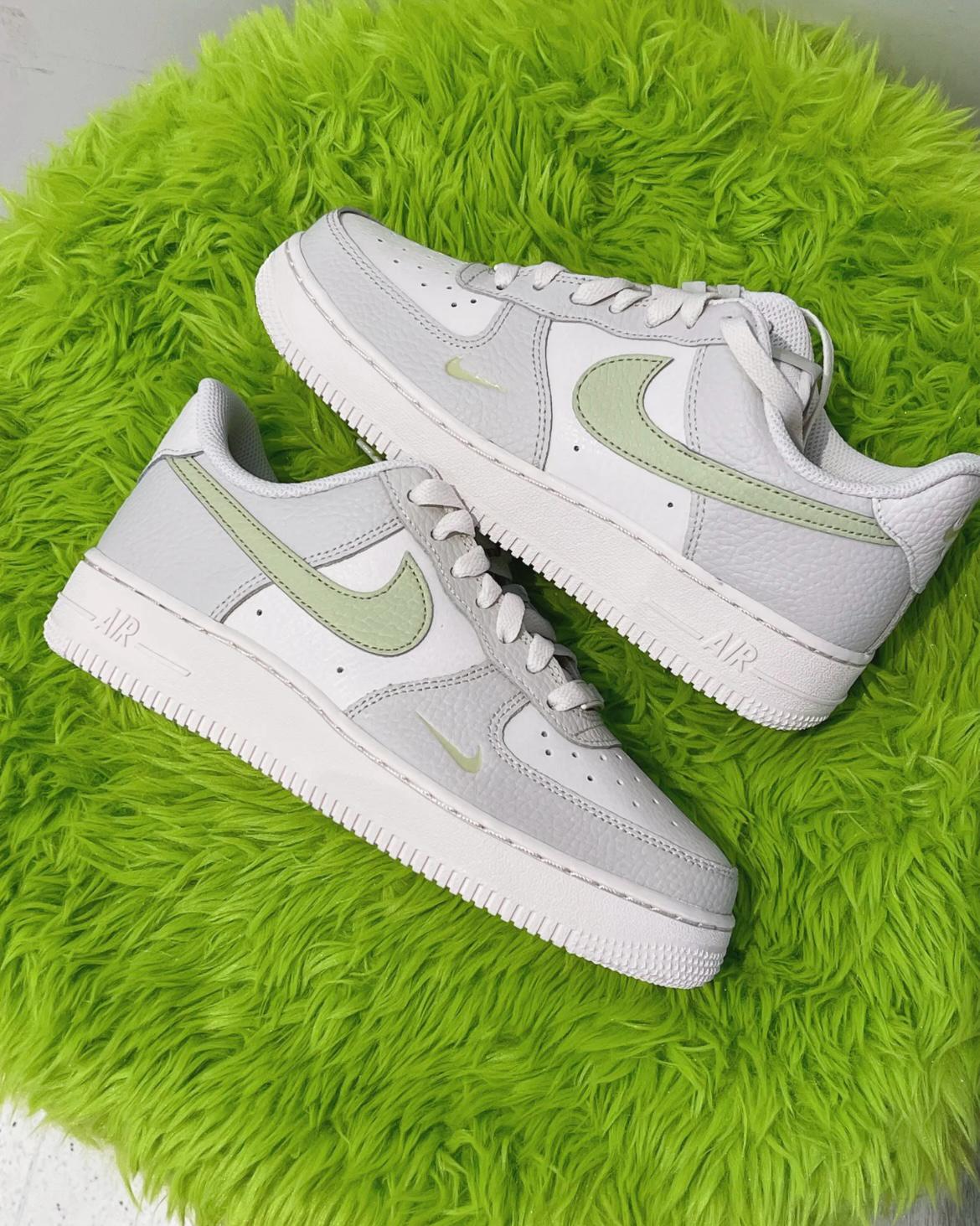 NIKE AIR FORCE 1 MINI SWOOSH | GREY PASTEL MINT