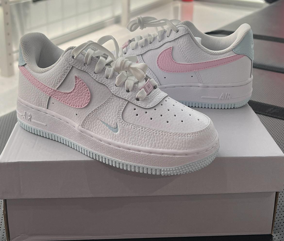 NIKE AIR FORCE 1 MINI SWOOSH | WHITE PINK BLUE