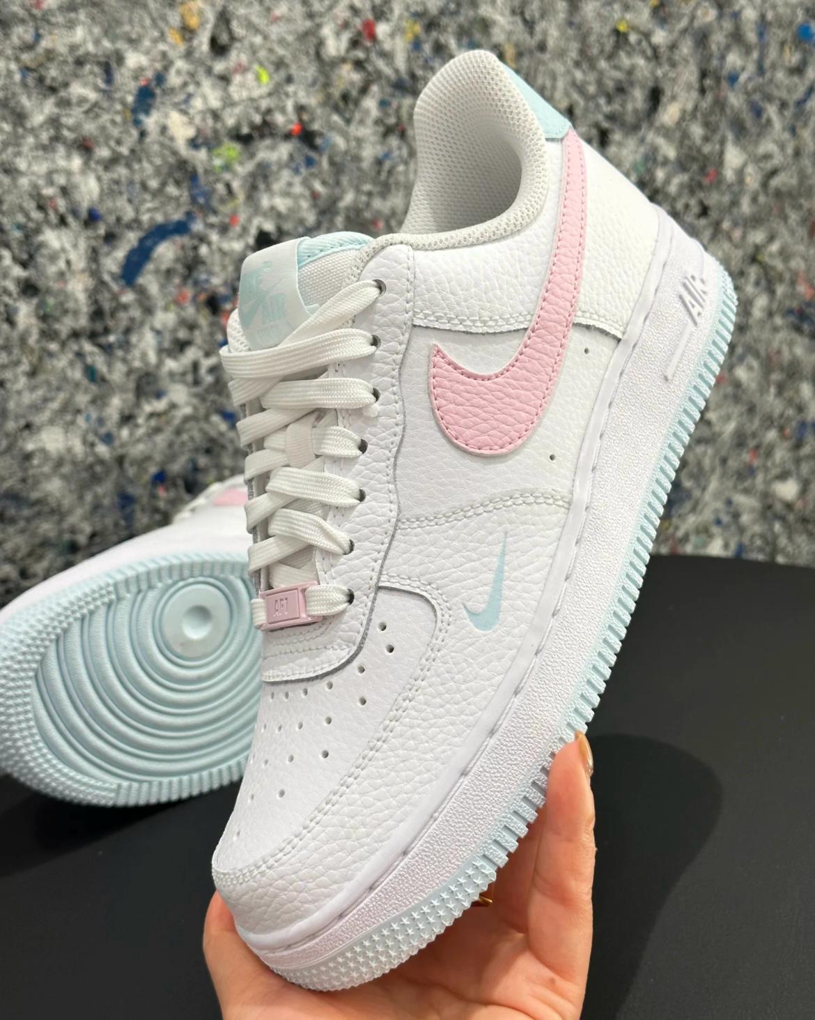 NIKE AIR FORCE 1 MINI SWOOSH | WHITE PINK BLUE