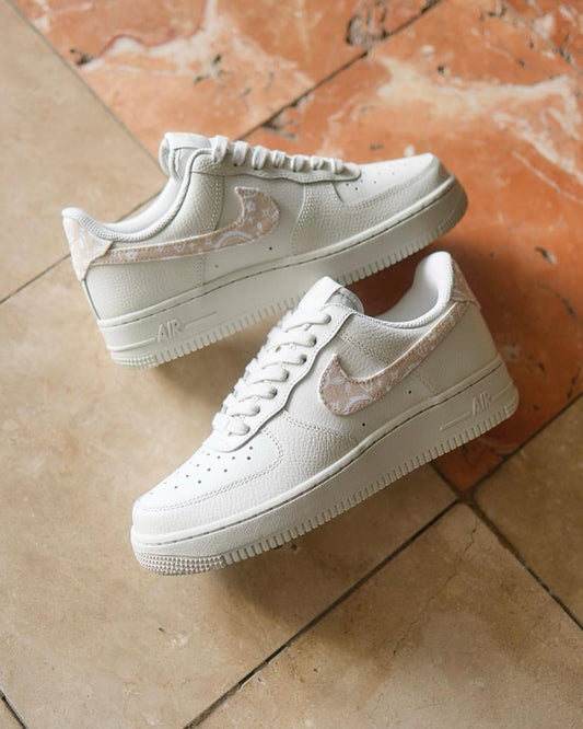 NIKE AIR FORCE 1 | PAISLEY MILKTEA