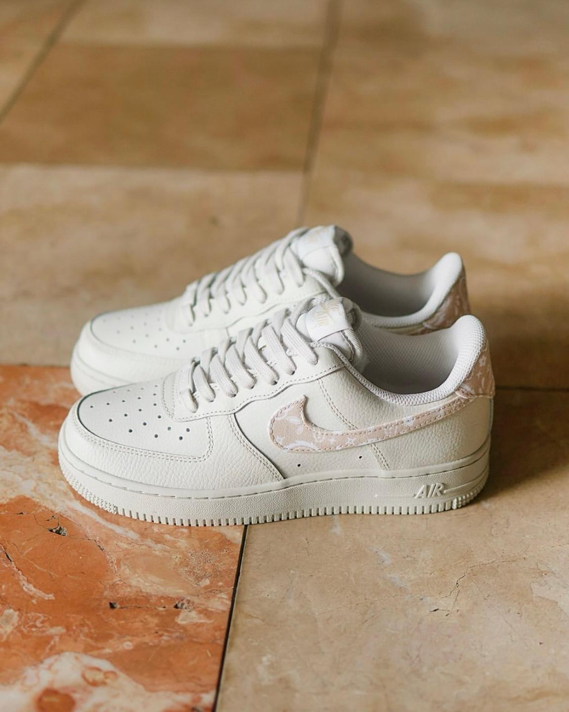 NIKE AIR FORCE 1 | PAISLEY MILKTEA
