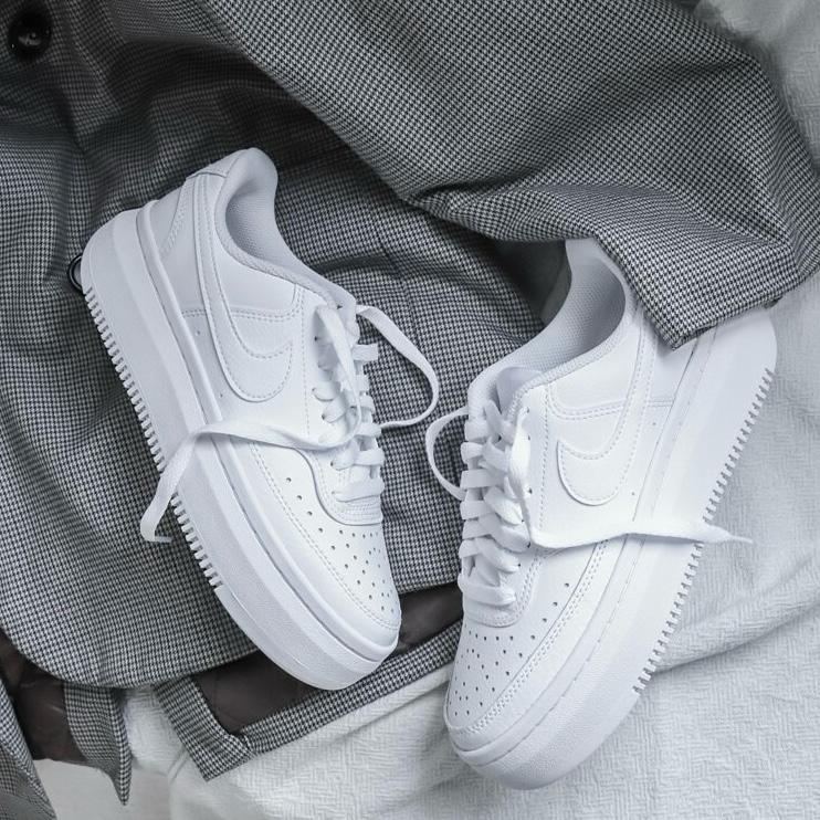 NIKE COURT VISION ALTA | WHITE