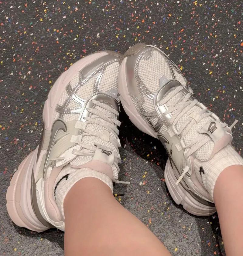 NIKE V2K RUN | PINK BROWN