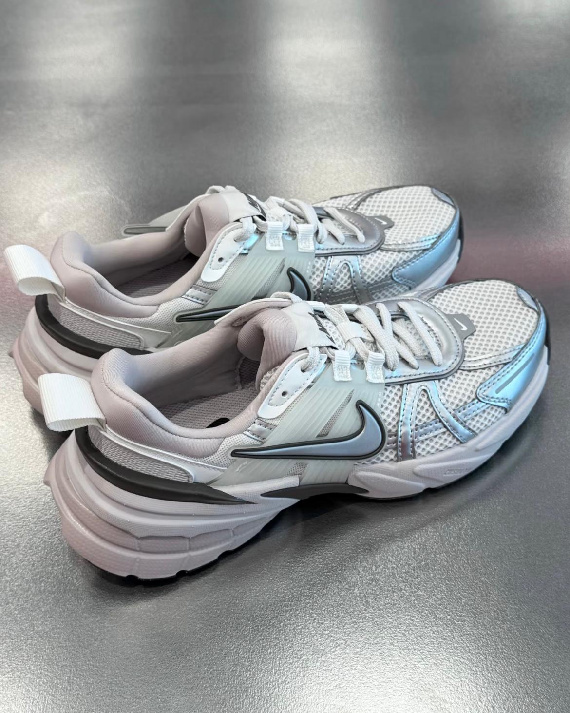 NIKE V2K RUN | PINK BROWN