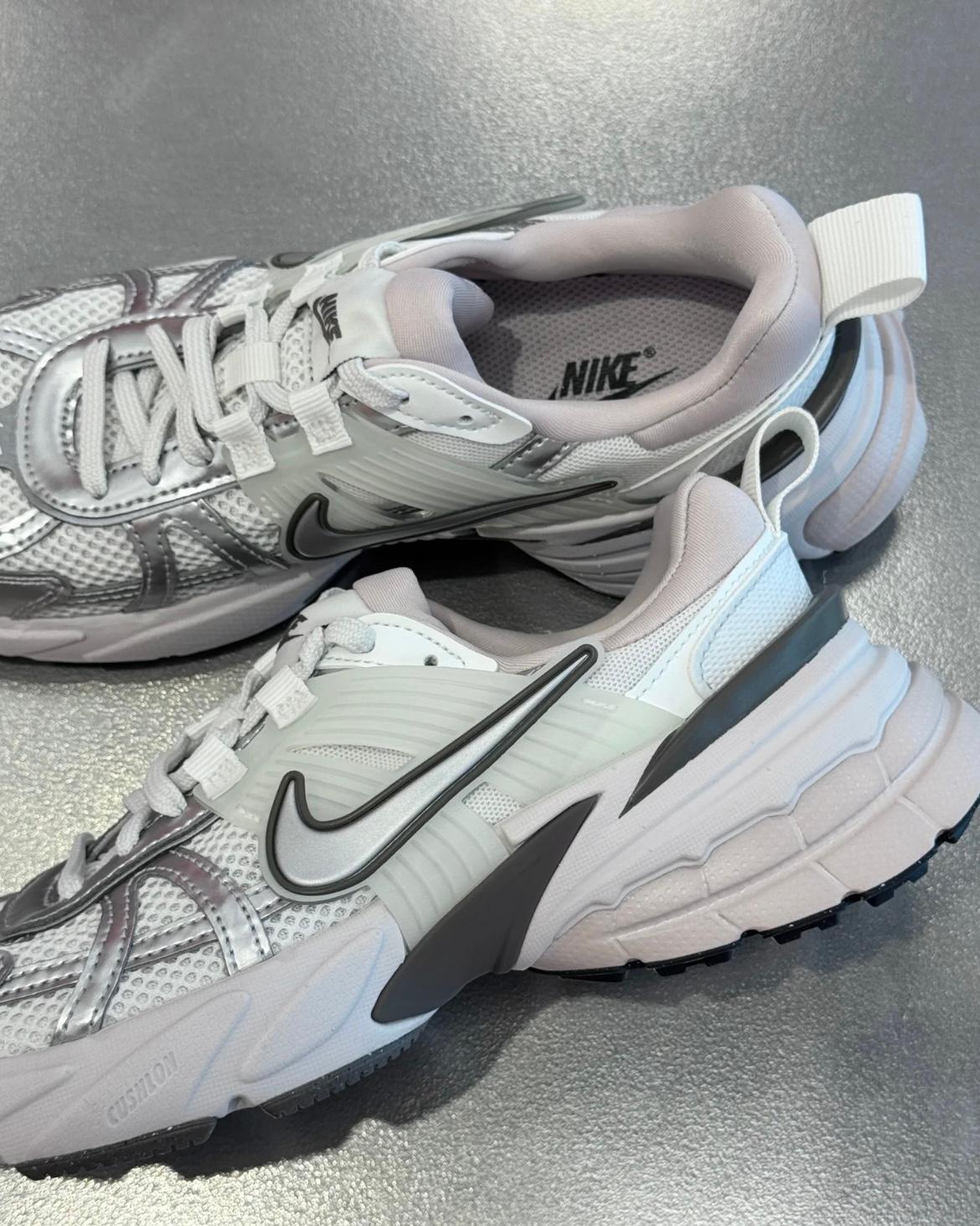 NIKE V2K RUN | PINK BROWN