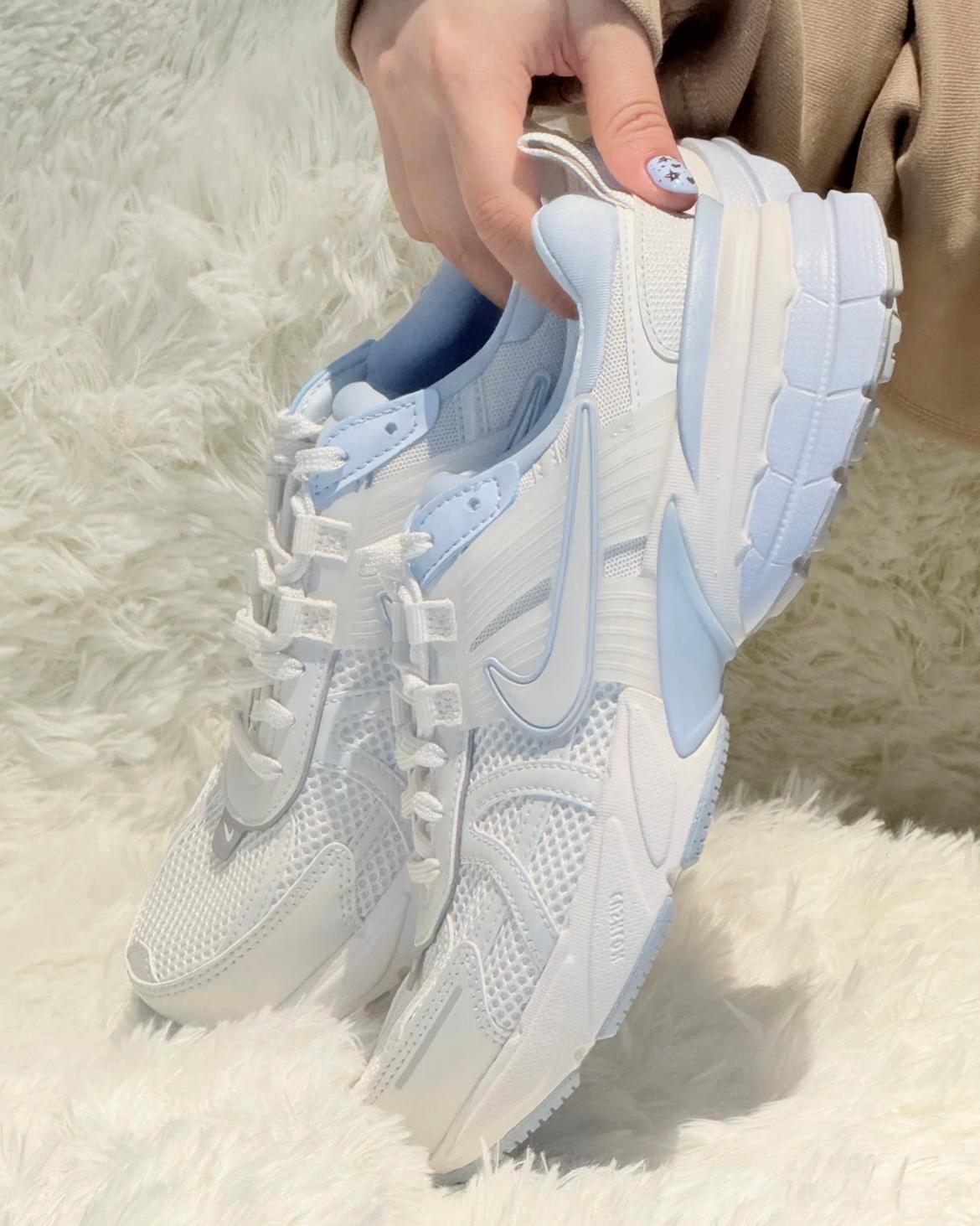 NIKE V2K RUN | SALT BLUE