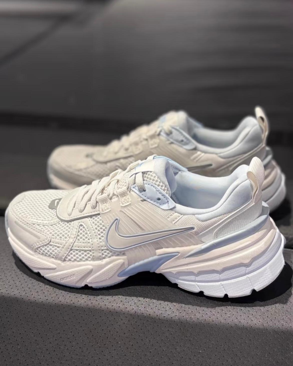 NIKE V2K RUN | SALT BLUE