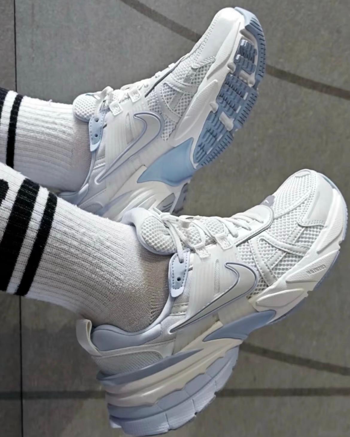 NIKE V2K RUN | SALT BLUE