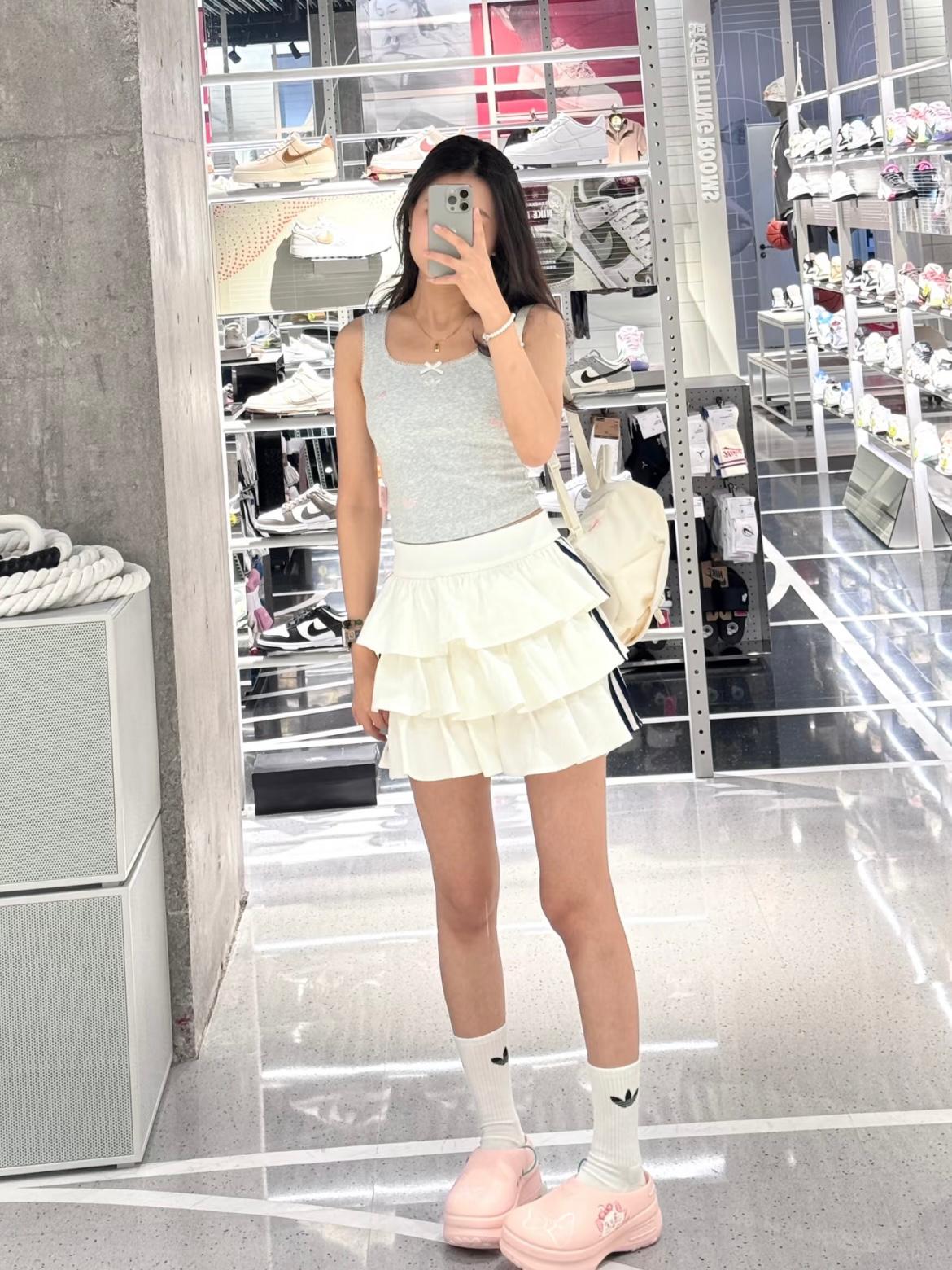 ADIDAS x DISNEY RIBBON 背心 | 2 COLORS