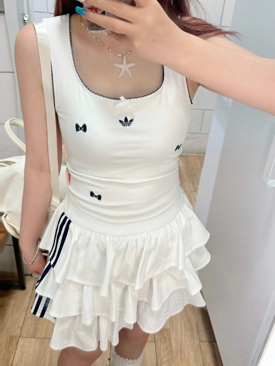 ADIDAS x DISNEY RIBBON 背心 | 2 COLORS