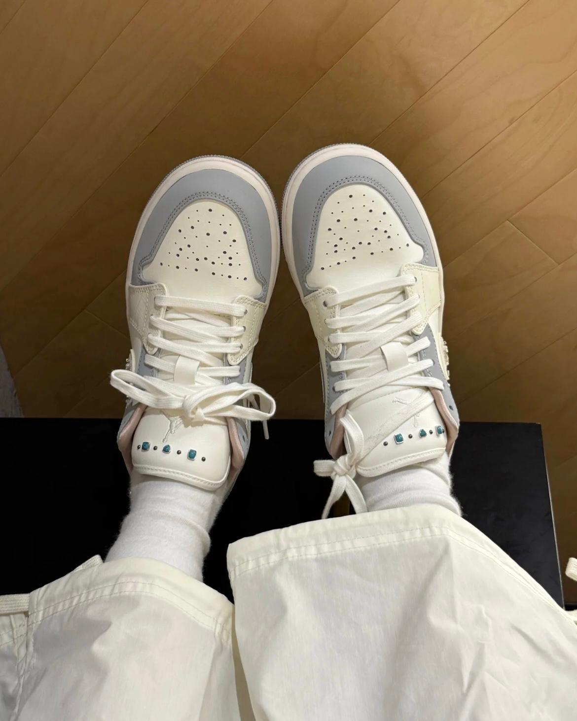 NIKE AIR JORDAN 1 | BLING BLING
