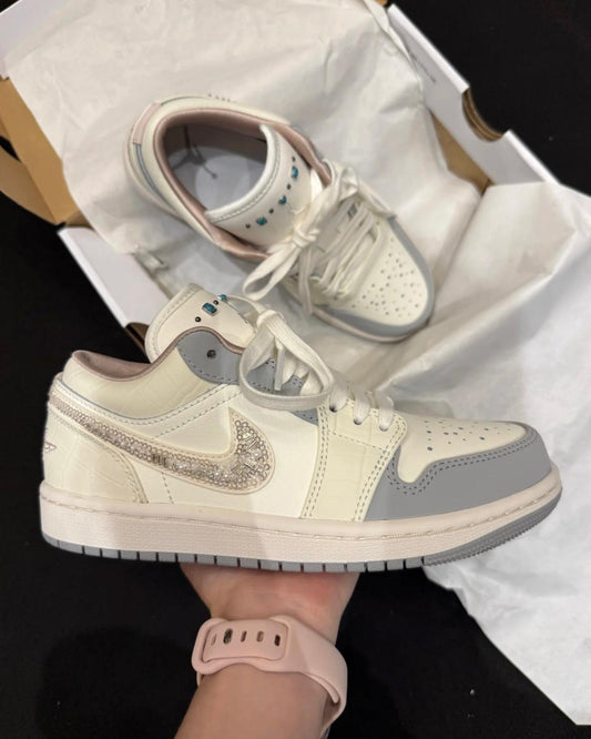 NIKE AIR JORDAN 1 | BLING BLING