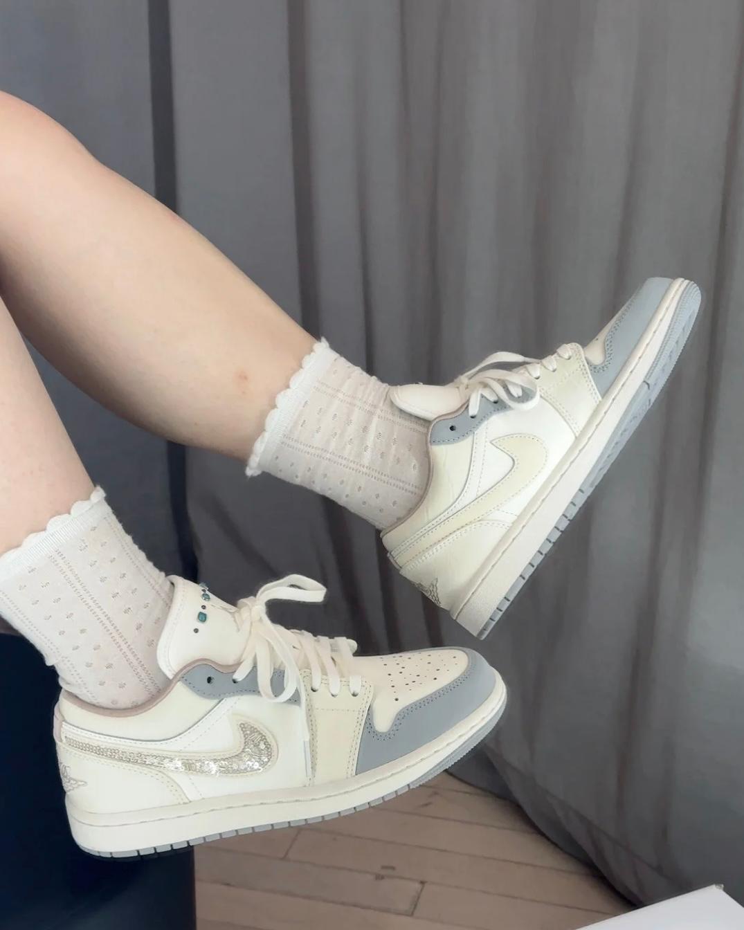NIKE AIR JORDAN 1 | BLING BLING