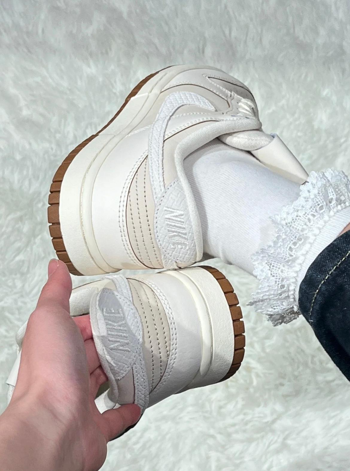 NIKE DUNK LOW | CREAMY BEIGE