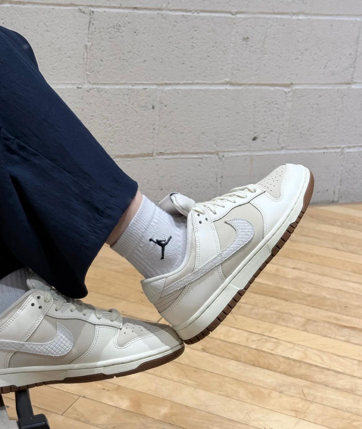 NIKE DUNK LOW | CREAMY BEIGE