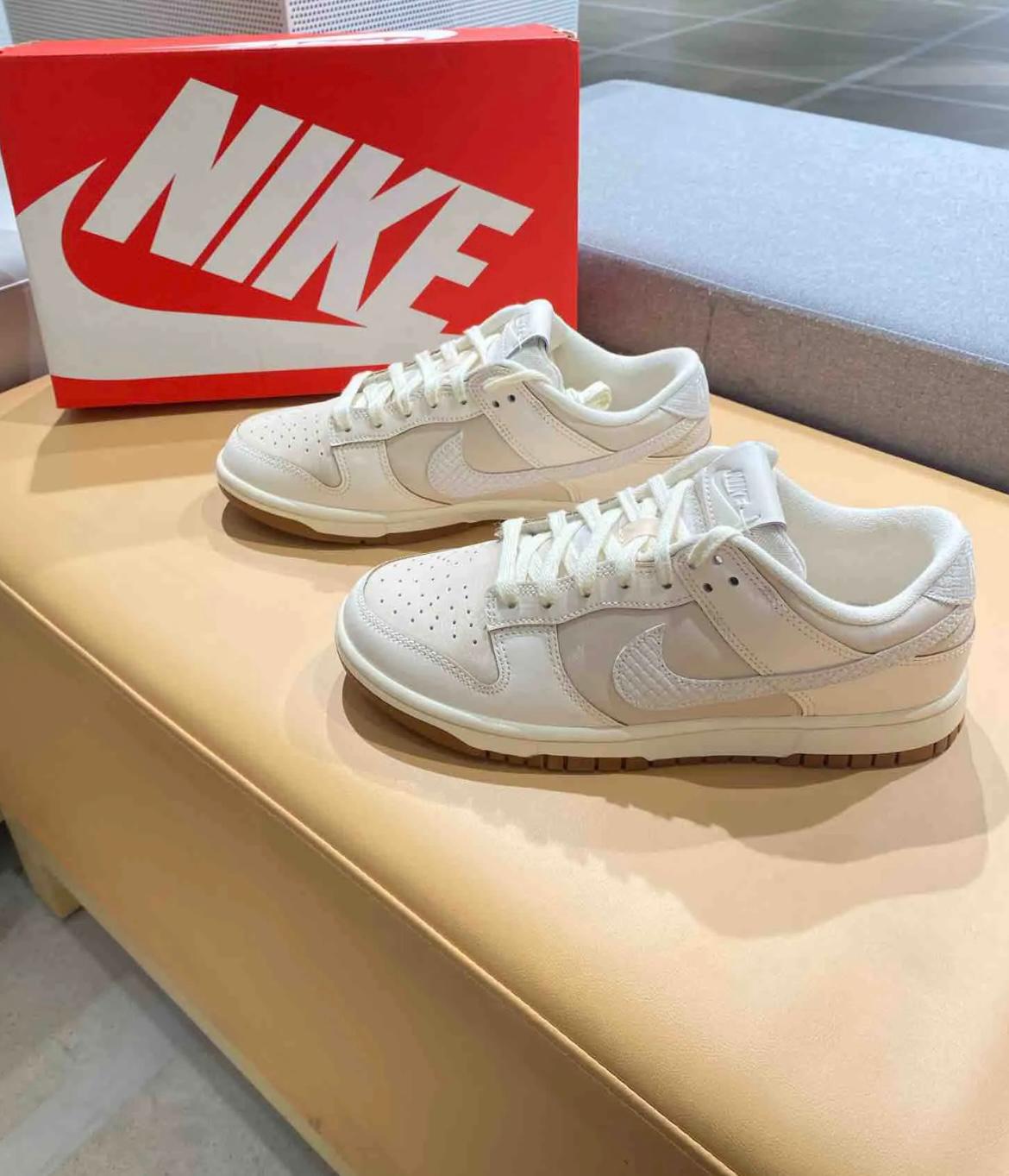 NIKE DUNK LOW | CREAMY BEIGE