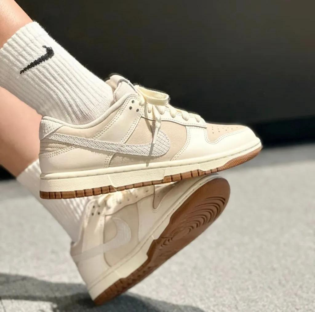 NIKE DUNK LOW | CREAMY BEIGE