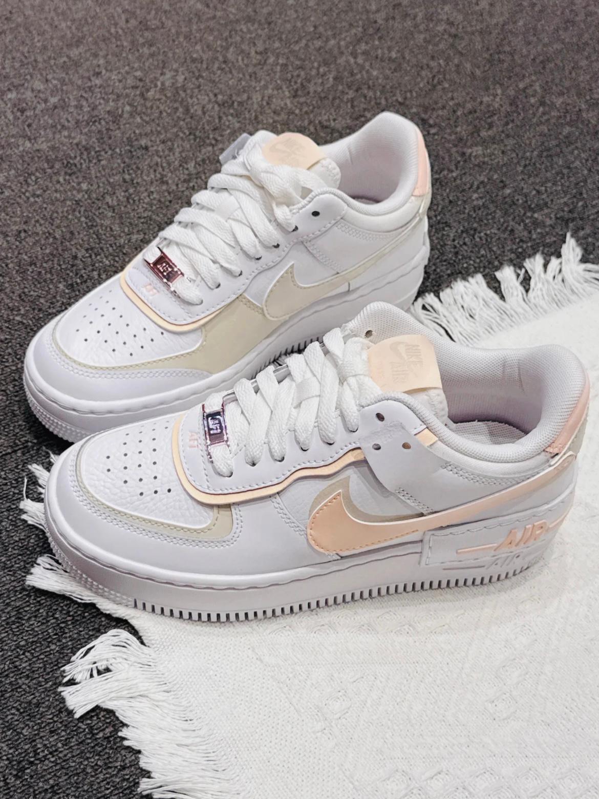 NIKE AIR FORCE SHADOW | PEACH