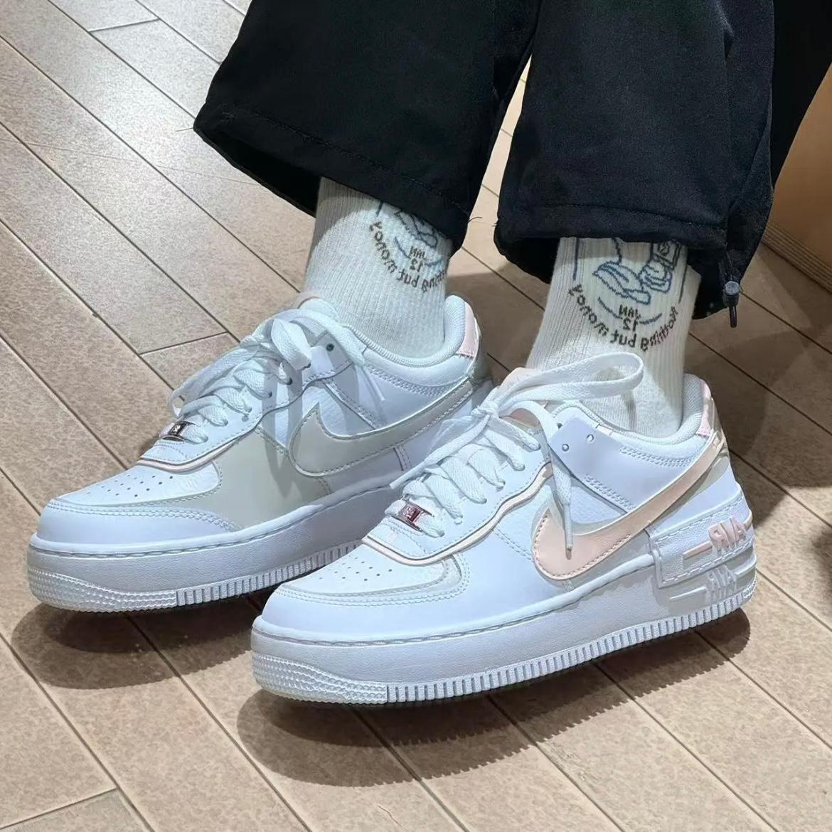 NIKE AIR FORCE SHADOW | PEACH