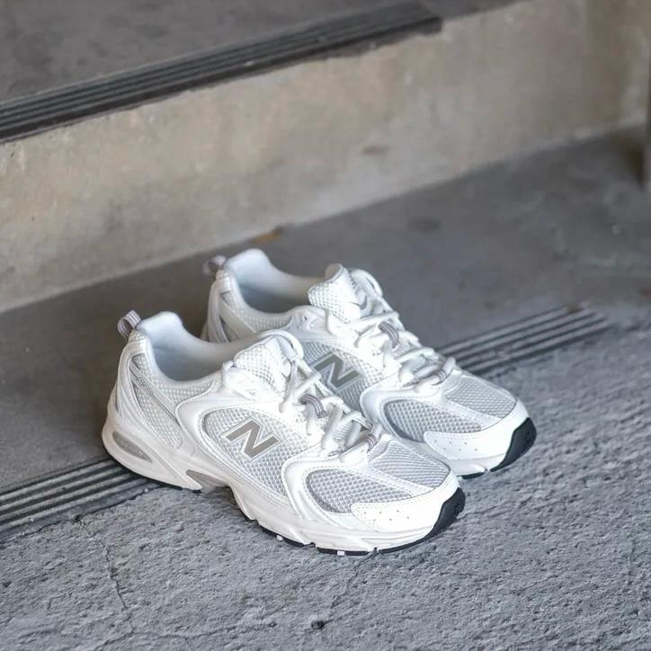 NEW BALANCE 530 | CREAMY GREY