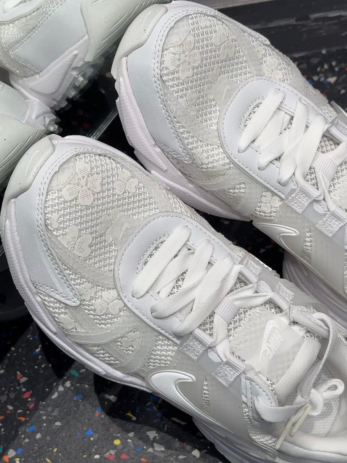 NIKE V2K RUN | WHITE