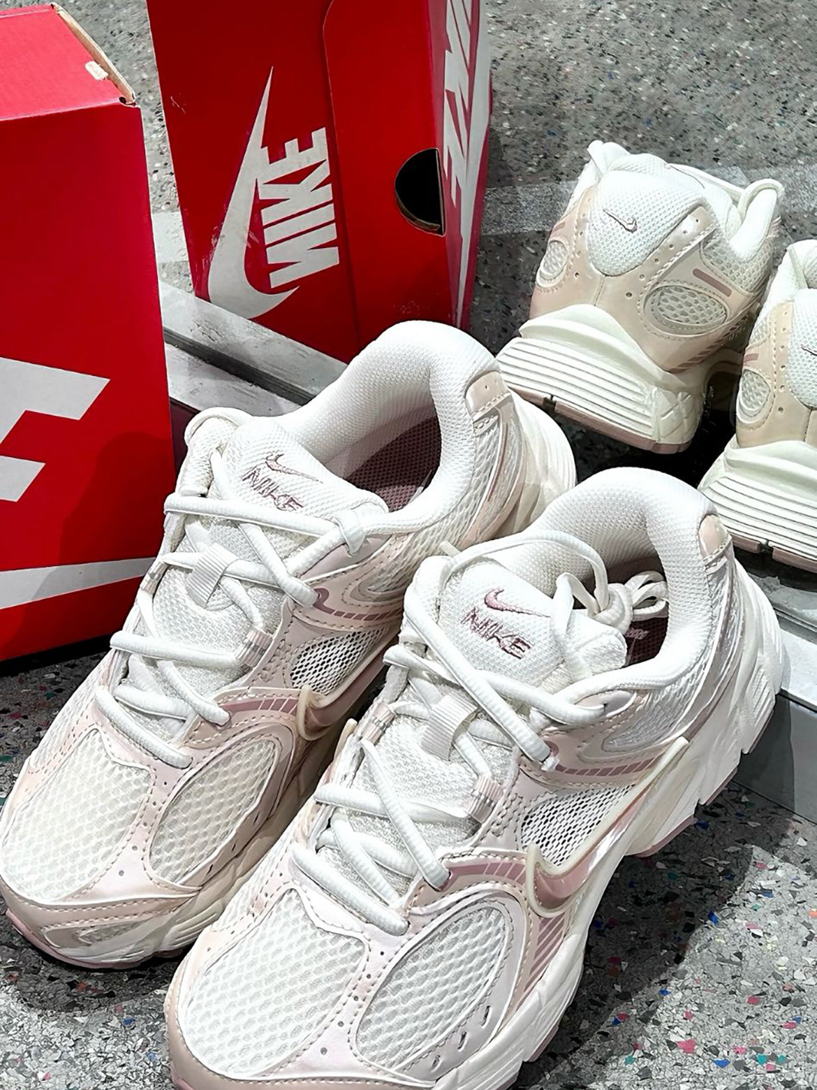 NIKE V5 RNR | MILKTEA PINK