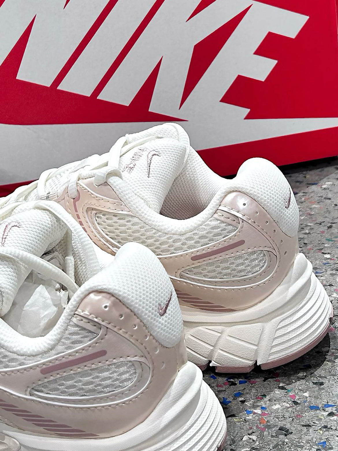 NIKE V5 RNR | MILKTEA PINK