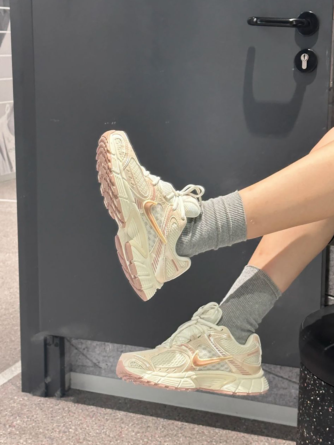 NIKE V5 RNR | MILKTEA PINK